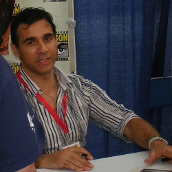 Adrian Paul (Highlander: The Series and films) stuck for words at Comic-Con.